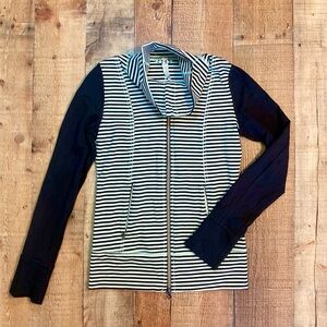 Lululemon Daily Yoga Zip-Up Jacket Size 4 Mint Green Black Athleisure EUC‎